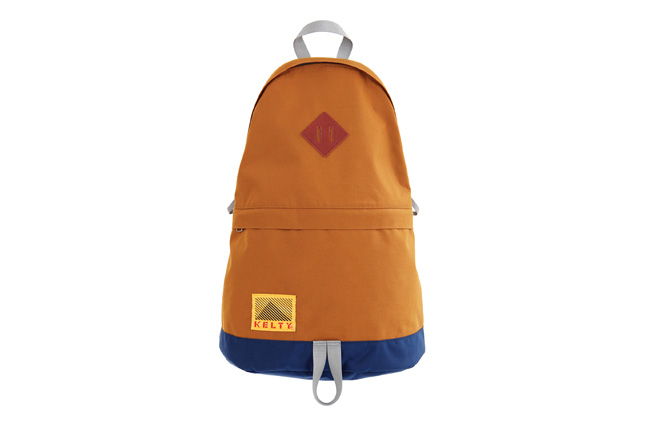 2592445_80s DAYPACK_CaramelNavy.jpg