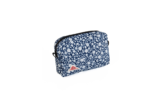 32592472_TRAVEL POUCH 2 S_BlueFlower.jpg