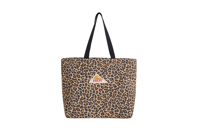 3259259324_DP TOTE_GoldLeo.jpg